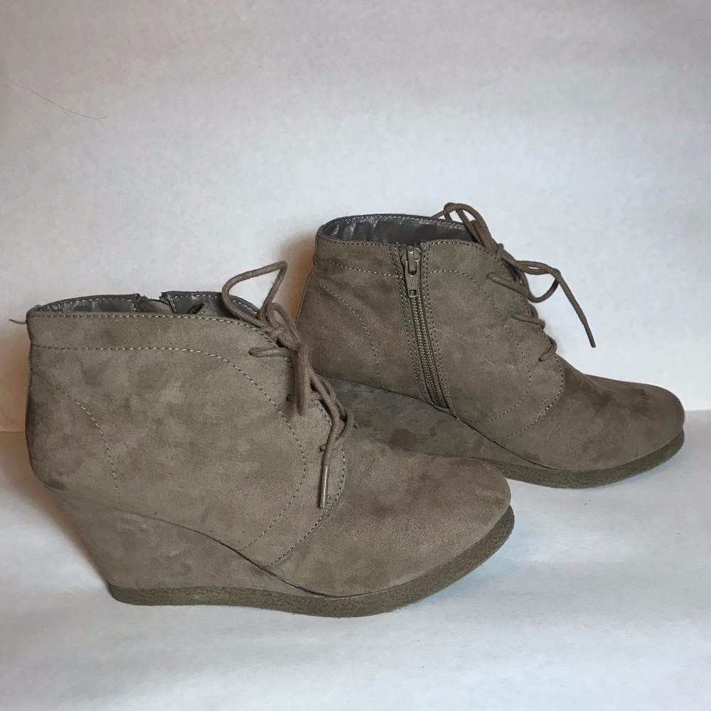 Merona Faux Suede Tan Lace Up Wedges